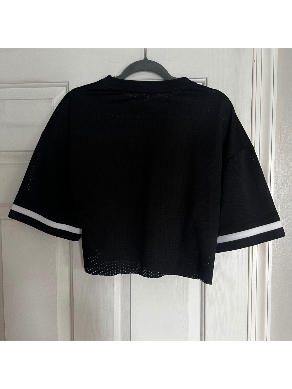 Gameday Couture Women's Black Cropped Football Jersey Top Small - Picture 5 of 5